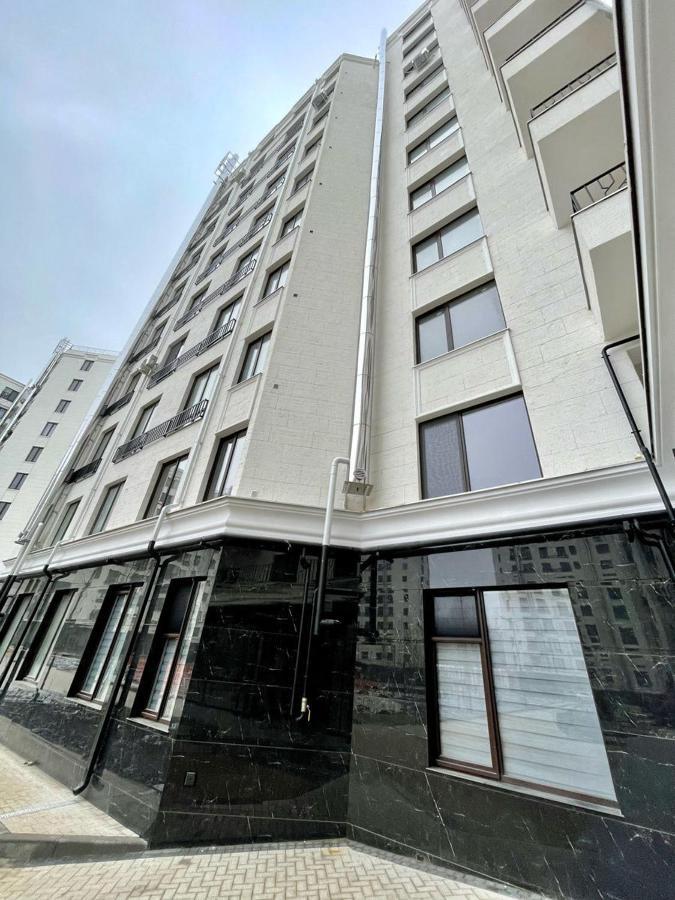 Renthouse Apartments Neoclassic คีชีเนา ภายนอก รูปภาพ