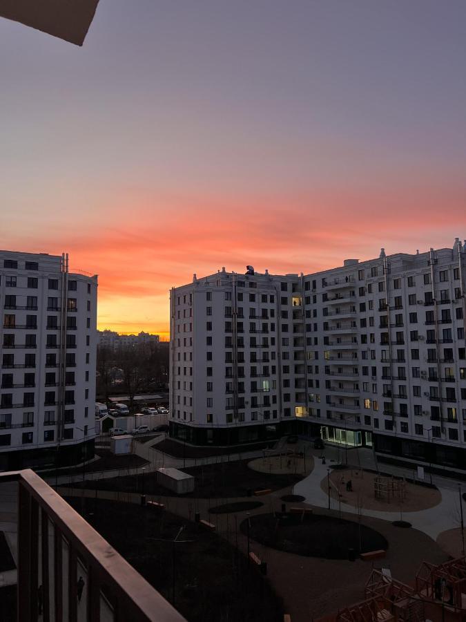 Renthouse Apartments Neoclassic คีชีเนา ภายนอก รูปภาพ